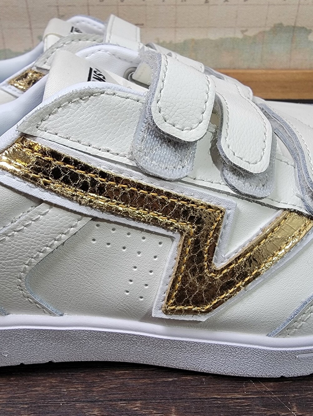 BRAND NEW Vans Lowland ComfyCush Velcro "Marshmallow/Gold Metallic" Women Sz 10 - Picture 5 of 9